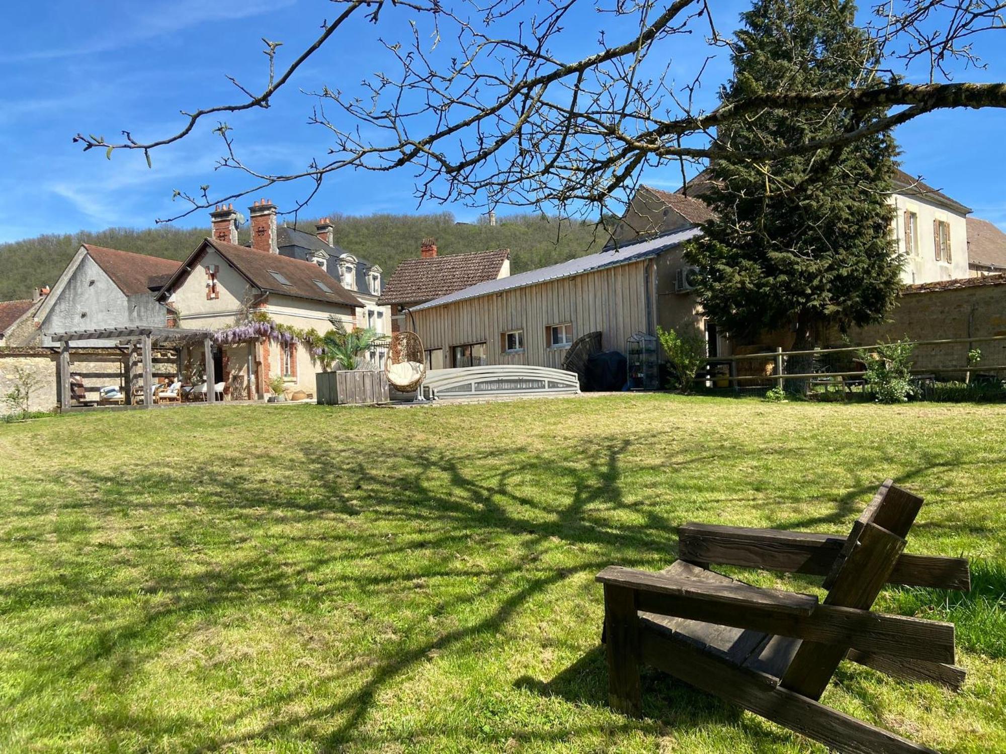 Pool House-L'Hirondelle De Sermizelles- Grand Jardin, Calme Et Nature Aux Portes Du Morvan Exterior photo